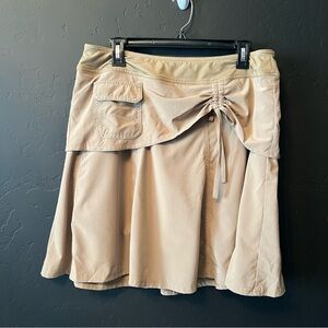 Athleta Cinch Tie A-Line Activewear Skorts
Size:12 Color : Beige